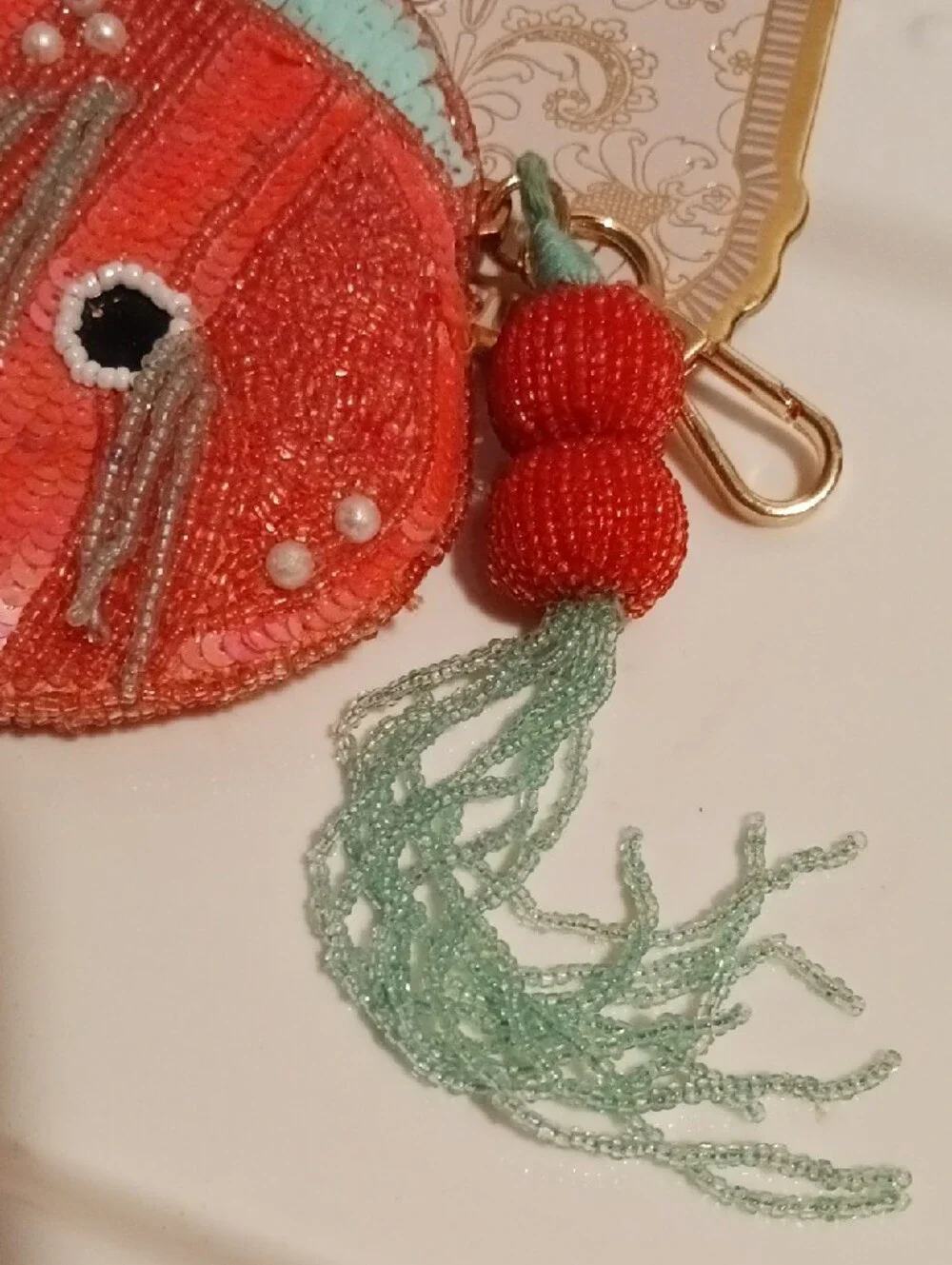 Gorgeous! Coral Fish Beaded Purse- Coral and Mint🐡 Beaded Tassle With Gold Clip